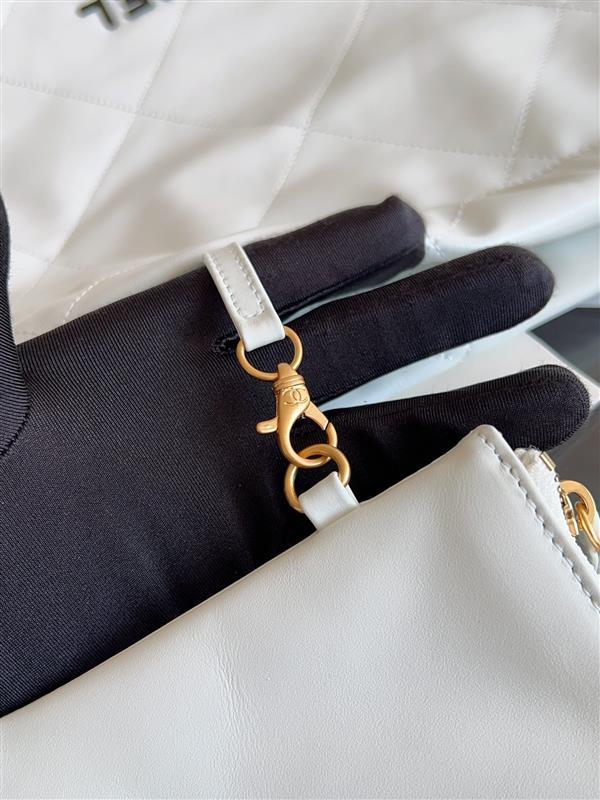 2026127215212955 630